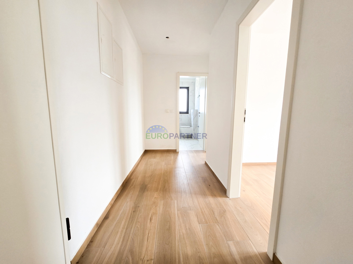 Appartamento, 2 camere da letto + soggiorno, zona Parenzo, 63m2