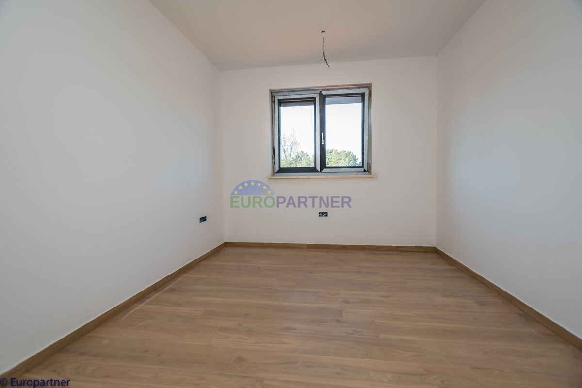 Appartamento, 2 camere da letto + soggiorno, zona Parenzo, 63m2