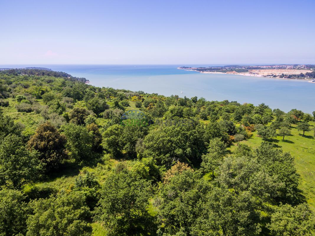 Bellissimo terreno edificabile con vista sul mare