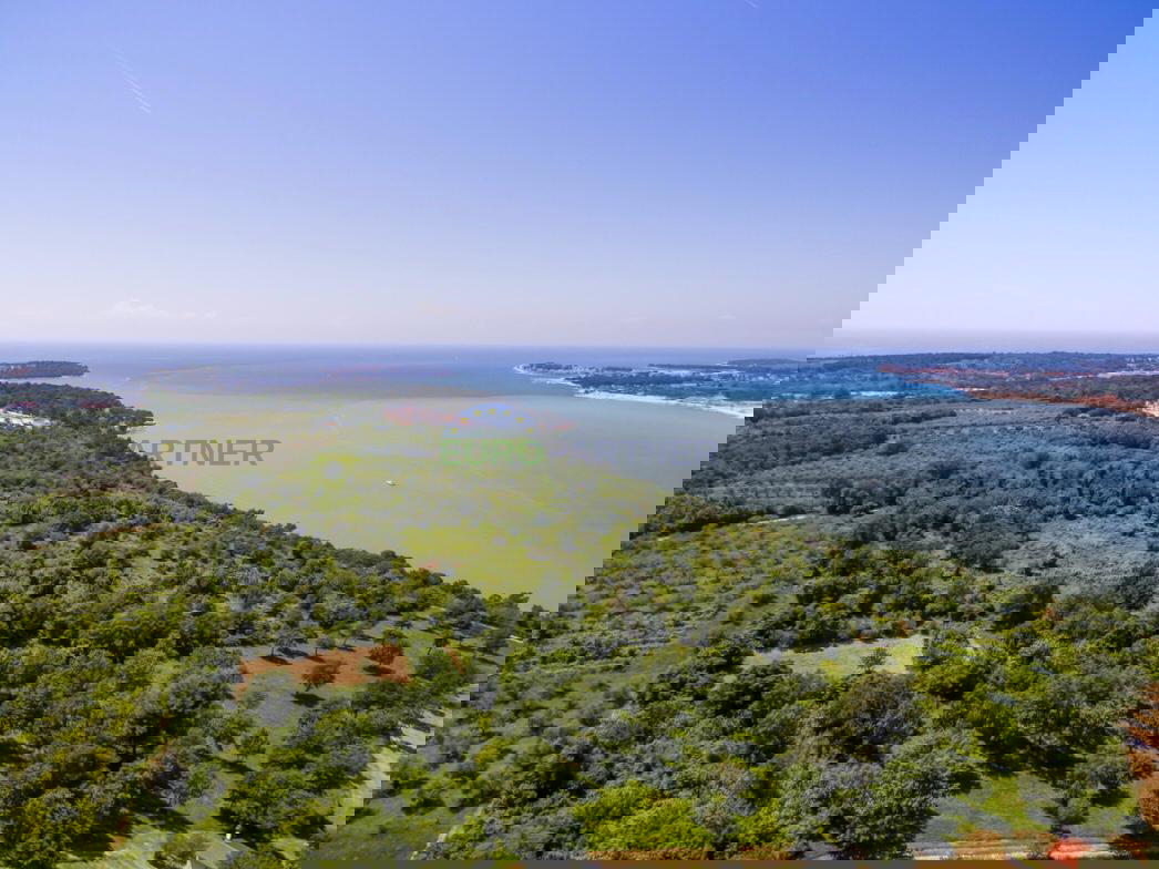 Bellissimo terreno edificabile con vista sul mare