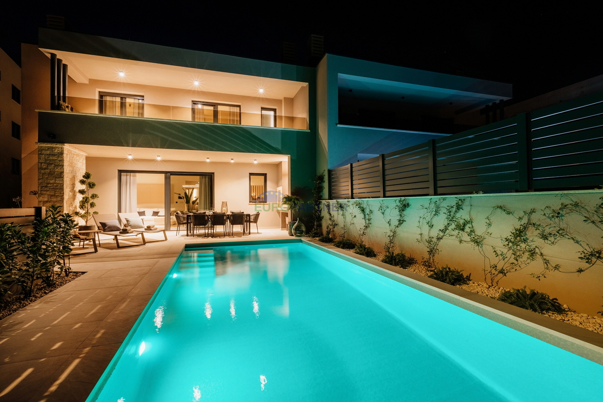 Casa bifamiliare poco distante dal mare, Vabriga