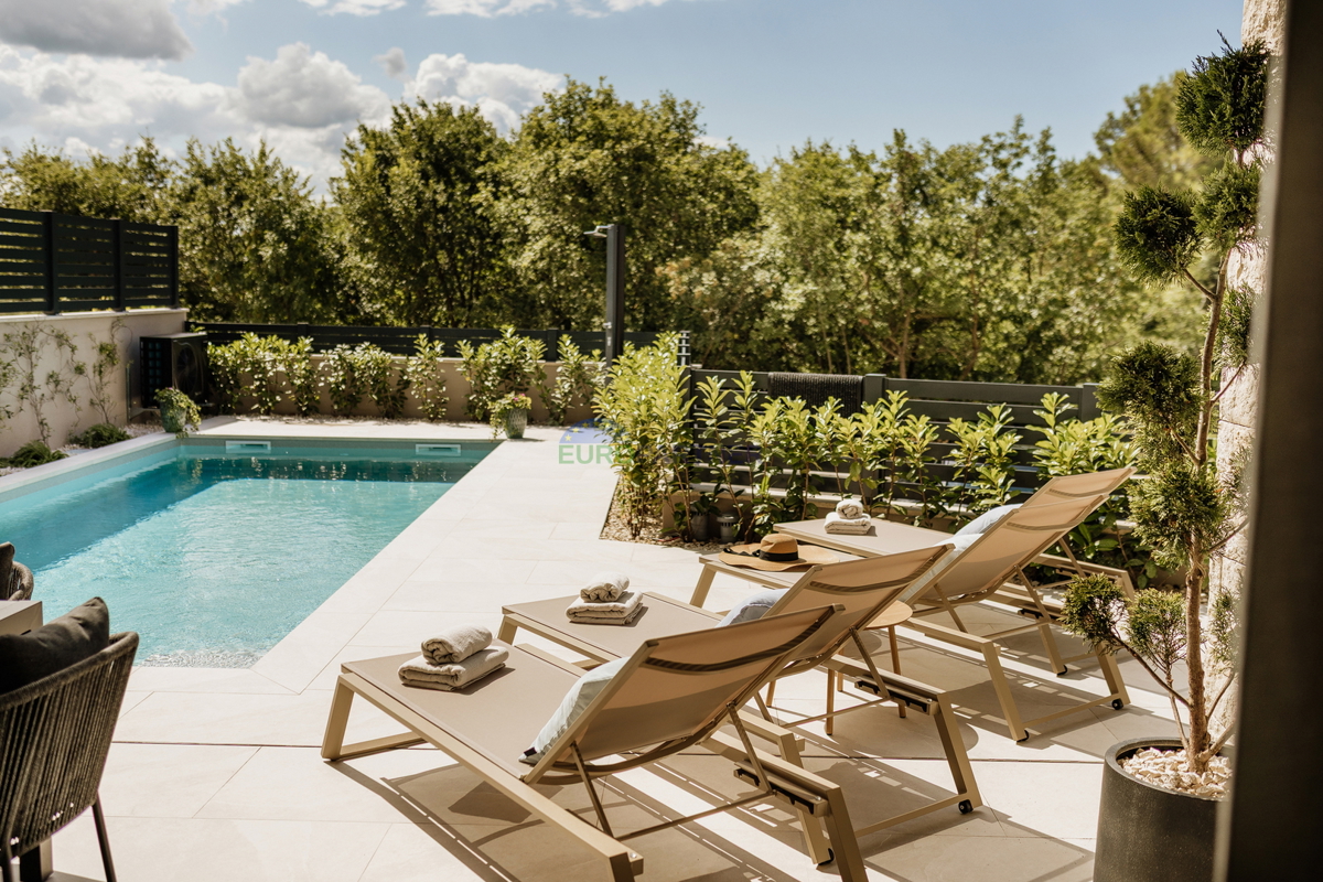 Casa bifamiliare poco distante dal mare, Vabriga