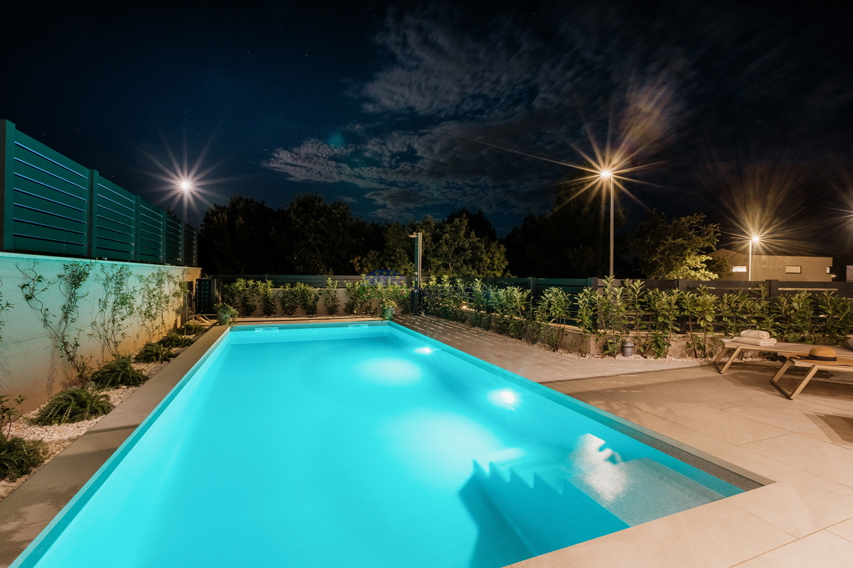 Casa bifamiliare poco distante dal mare, Vabriga