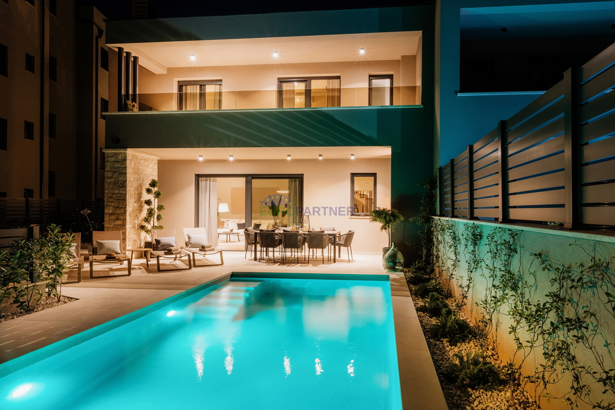 Casa bifamiliare poco distante dal mare, Vabriga