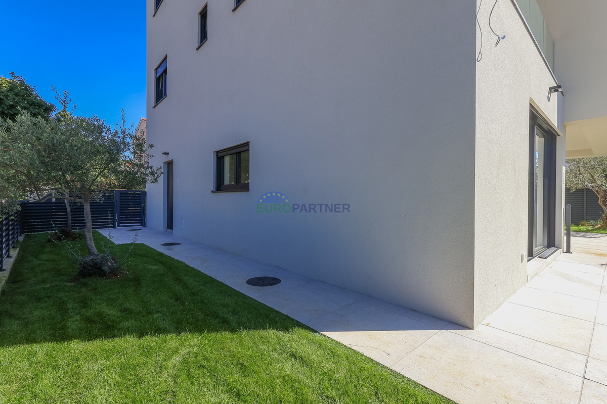 Moderna casa a schiera vicino al mare e alla città di Poreč