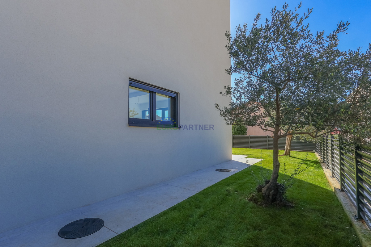 Moderna casa a schiera vicino al mare e alla città di Poreč