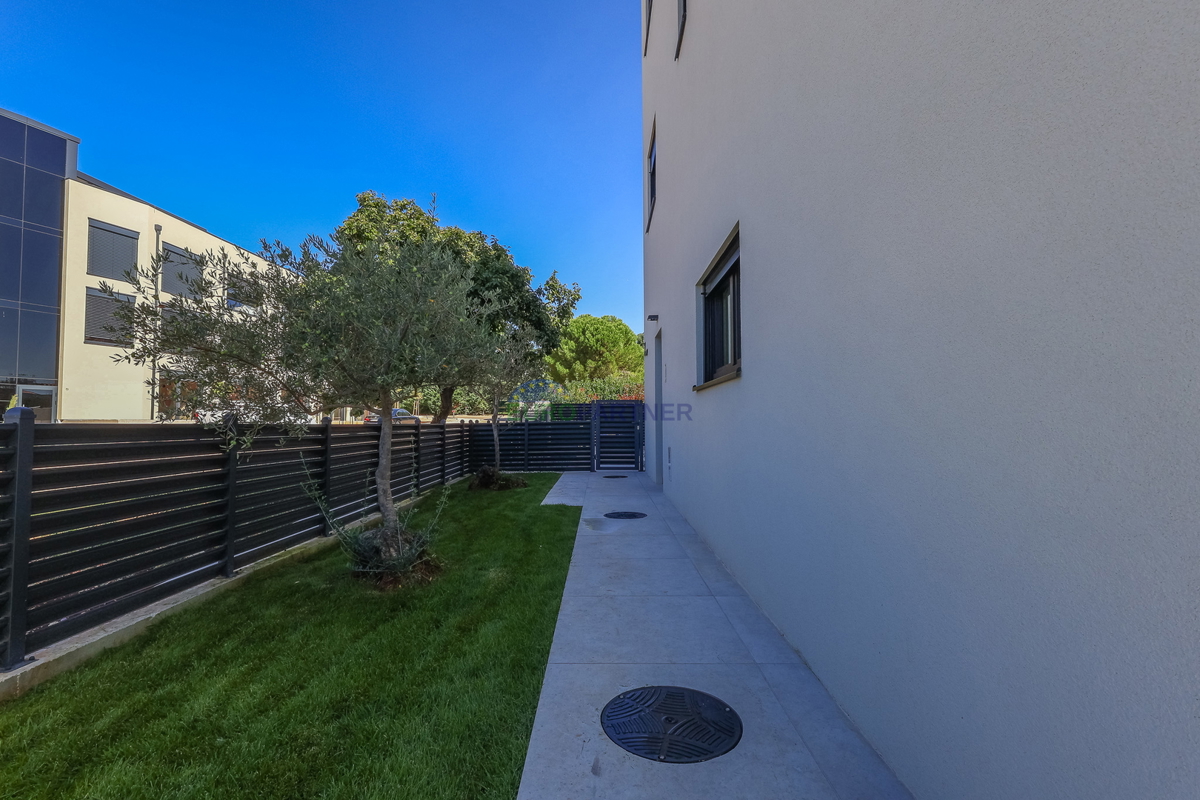 Moderna casa a schiera vicino al mare e alla città di Poreč