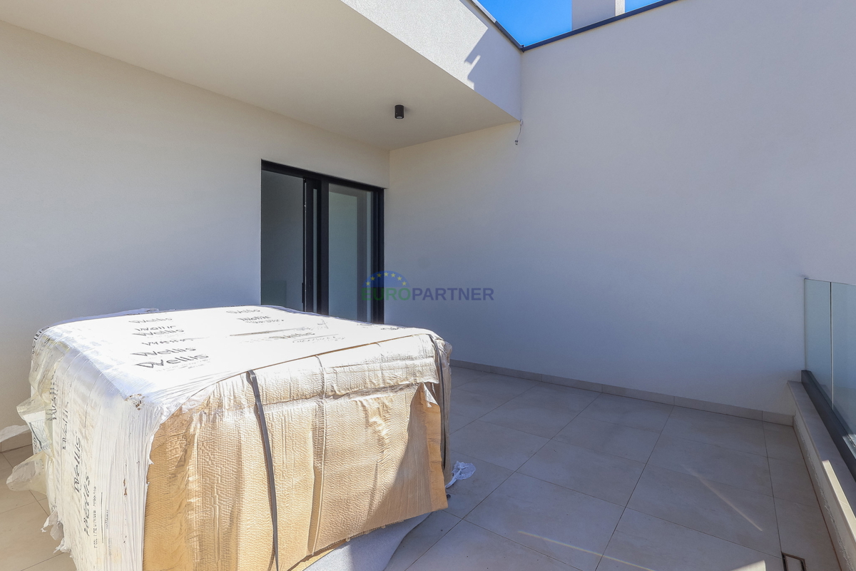 Moderna casa a schiera vicino al mare e alla città di Poreč