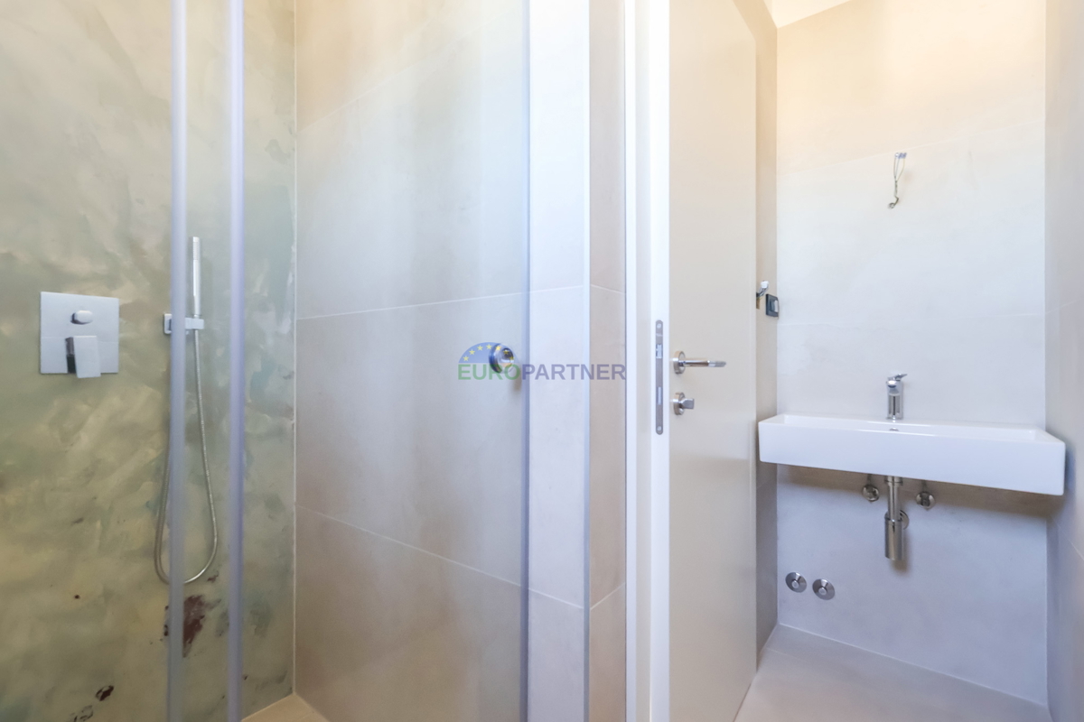 Moderna casa a schiera vicino al mare e alla città di Poreč