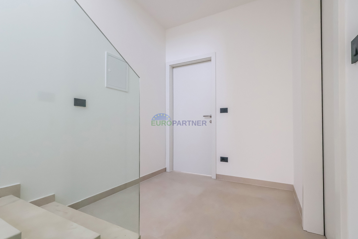 Moderna casa a schiera vicino al mare e alla città di Poreč