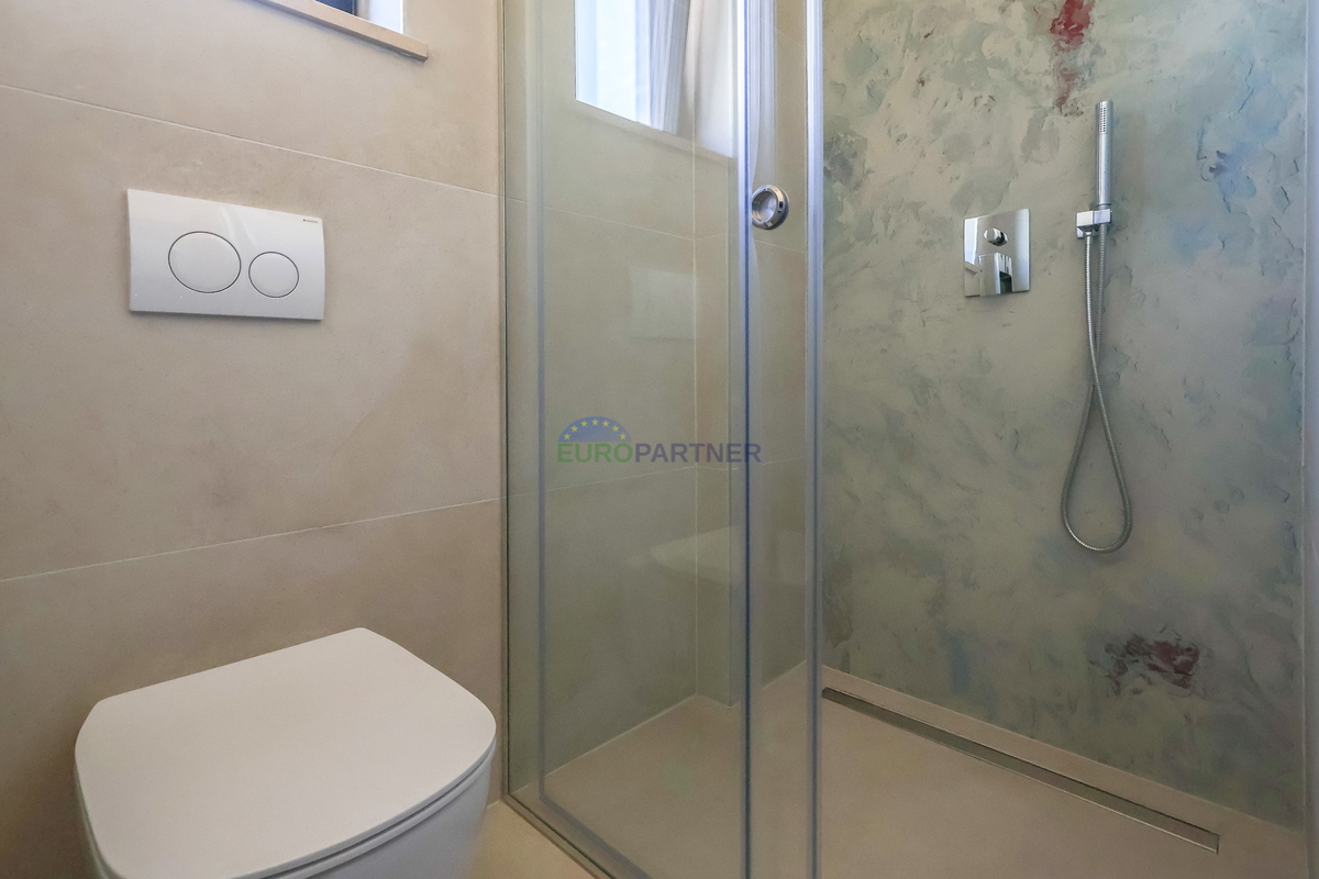 Moderna casa a schiera vicino al mare e alla città di Poreč