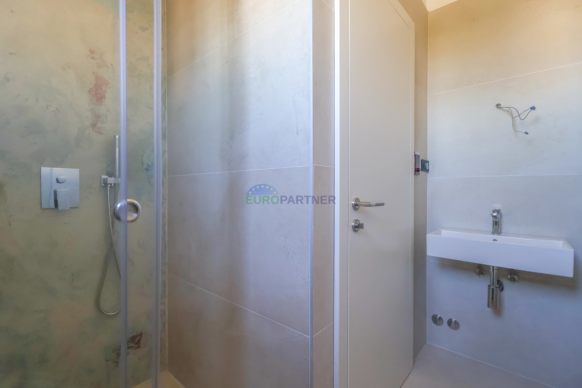 Moderna casa a schiera vicino al mare e alla città di Poreč