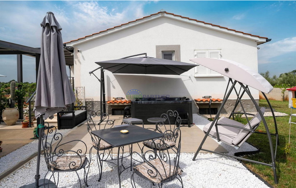 Istria, Visignano, villa con un bellissimo giardino