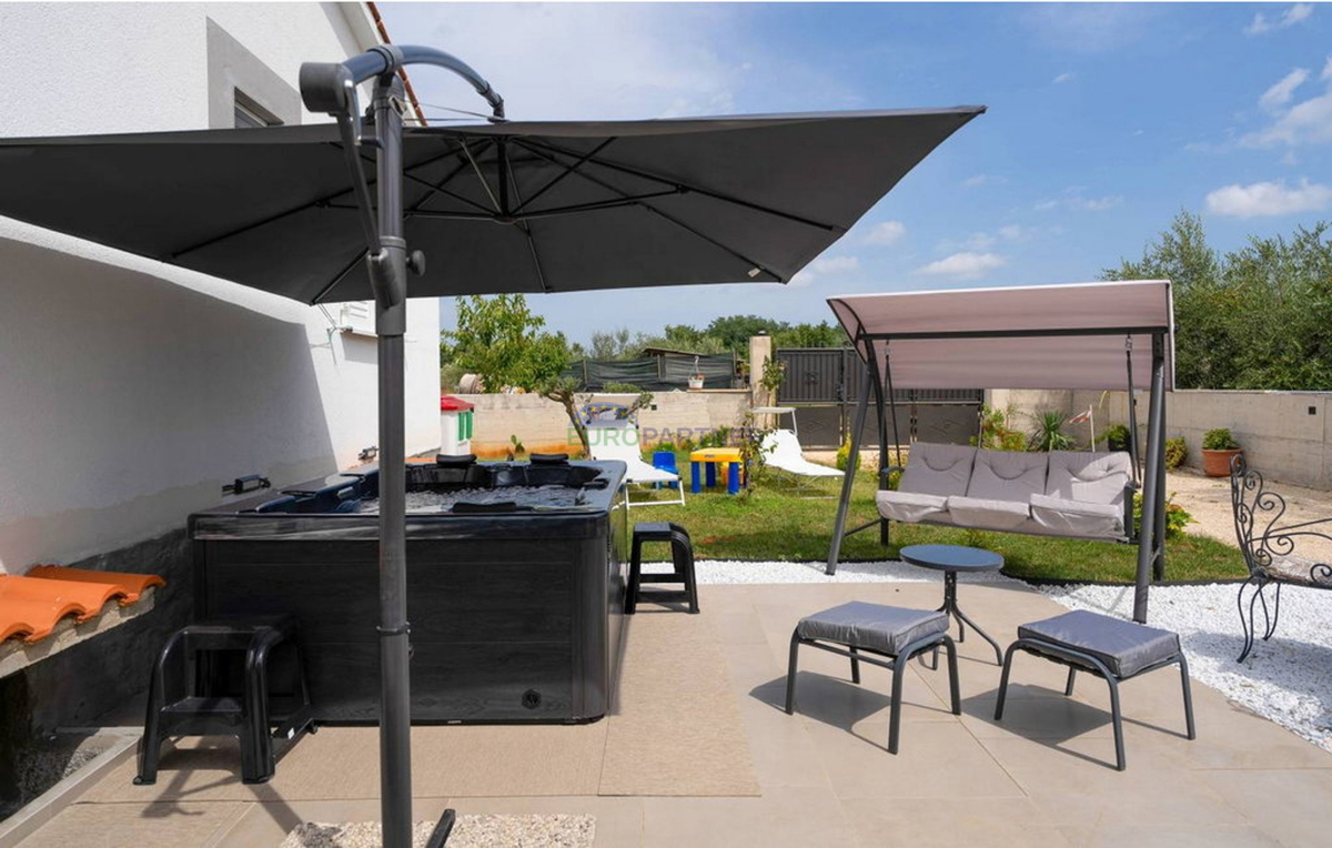 Istria, Visignano, villa con un bellissimo giardino