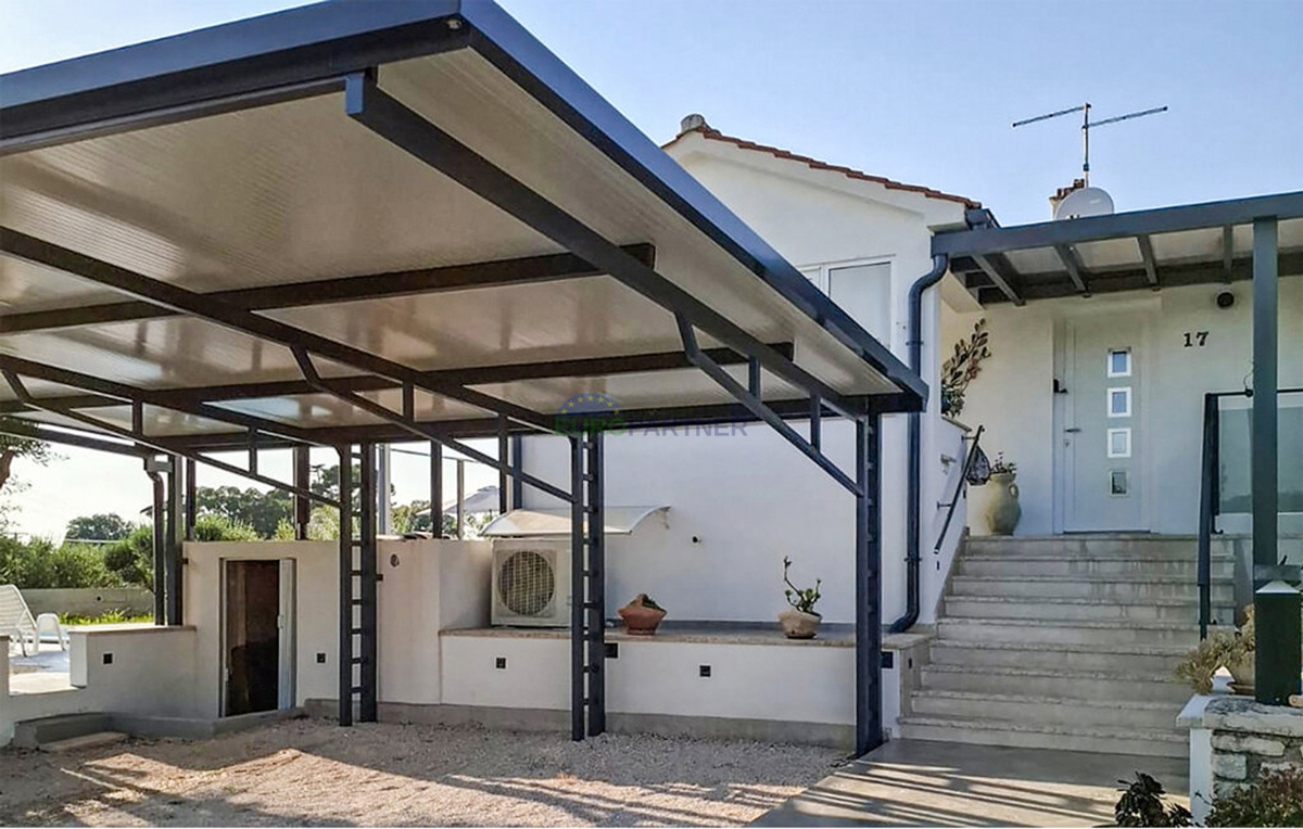 Istria, Visignano, villa con un bellissimo giardino