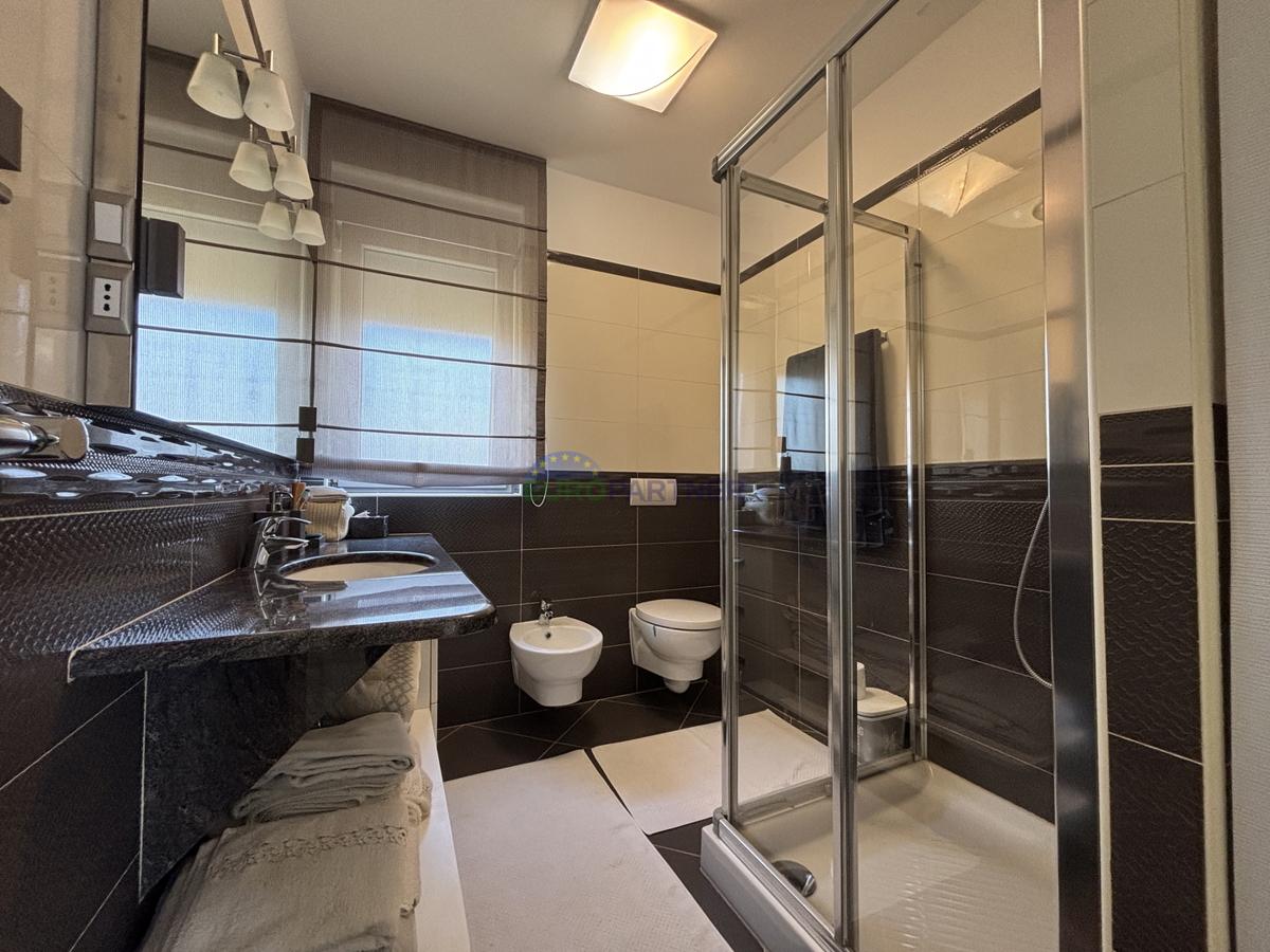 Istria, Novigrad, appartamento di design con vista mare