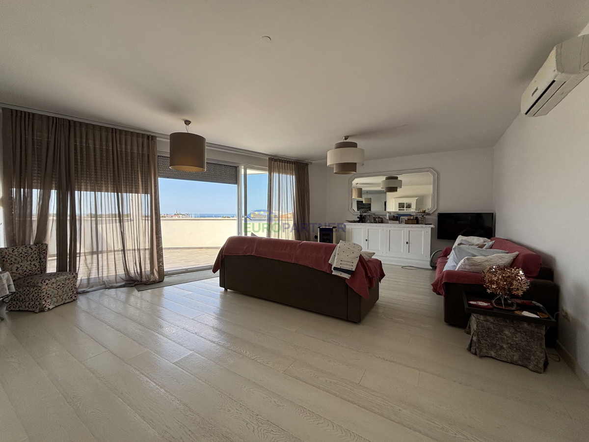 Istria, Novigrad, appartamento di design con vista mare