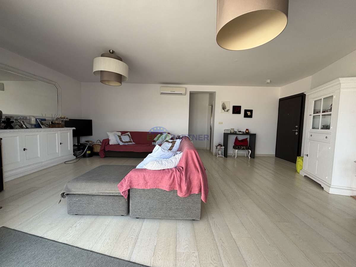 Istria, Novigrad, appartamento di design con vista mare