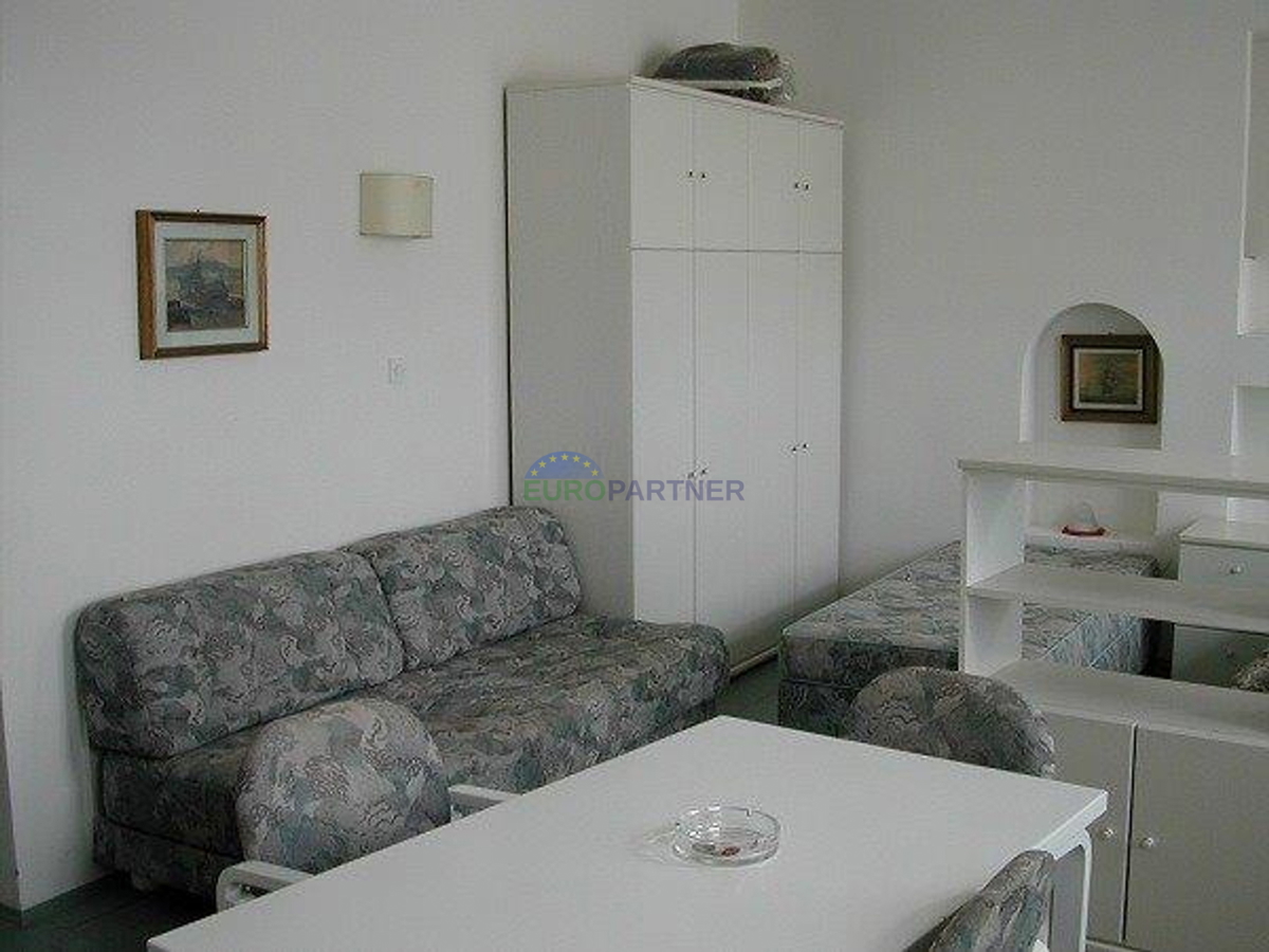 Istria, Rovigno, locale commerciale con appartamenti