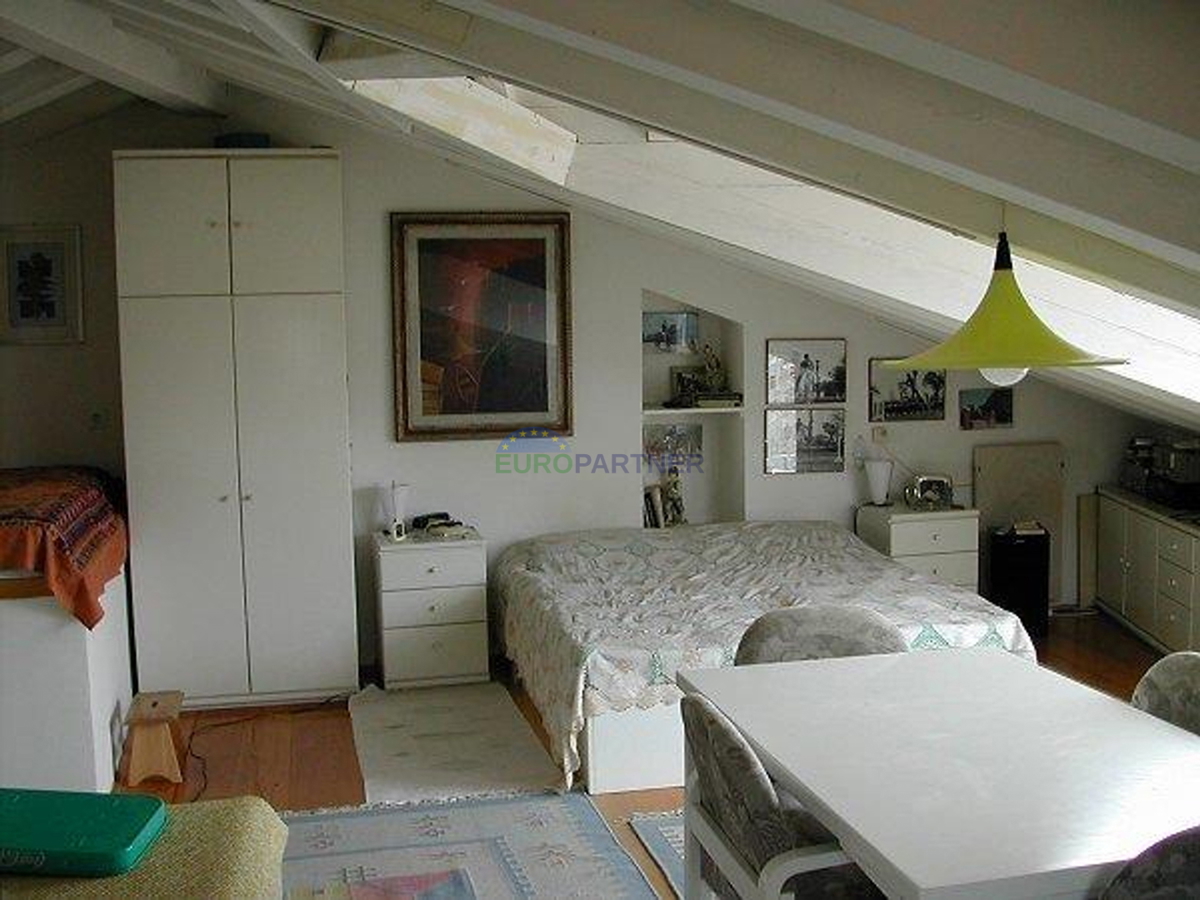 Istria, Rovigno, locale commerciale con appartamenti