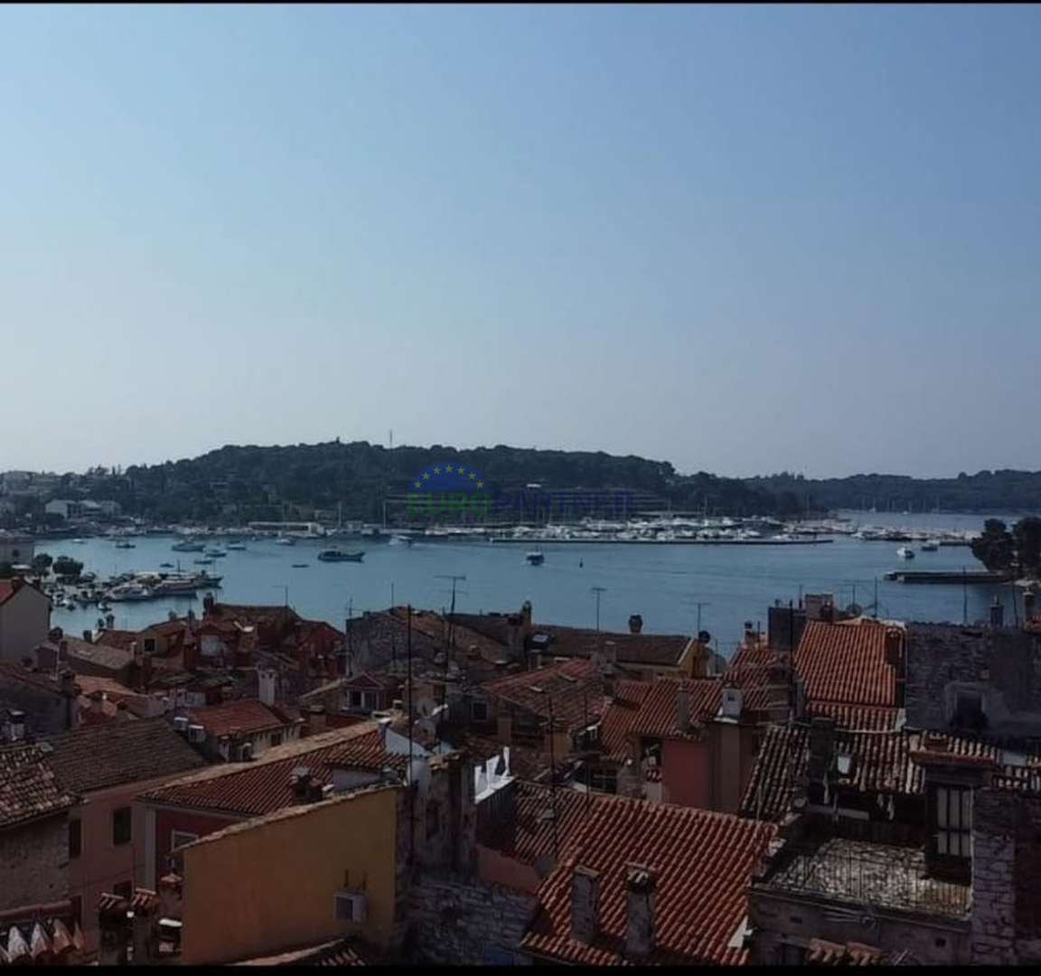 Istria, Rovigno, locale commerciale con appartamenti