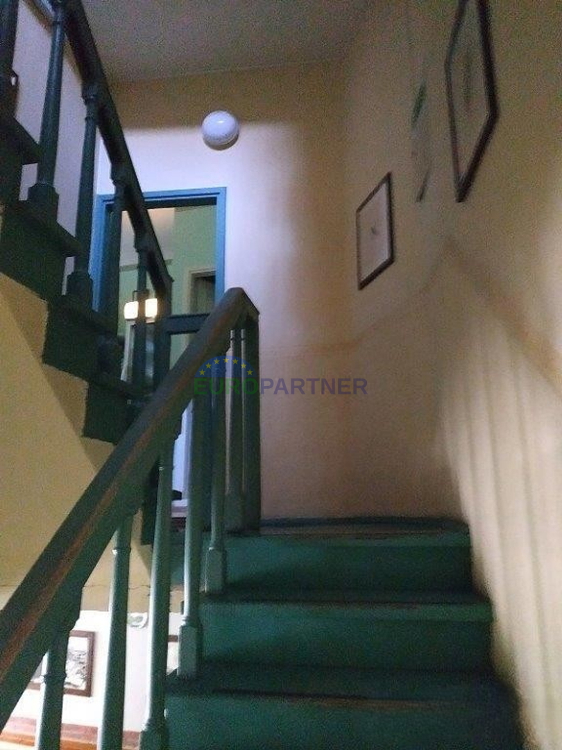 Istria, Rovigno, locale commerciale con appartamenti