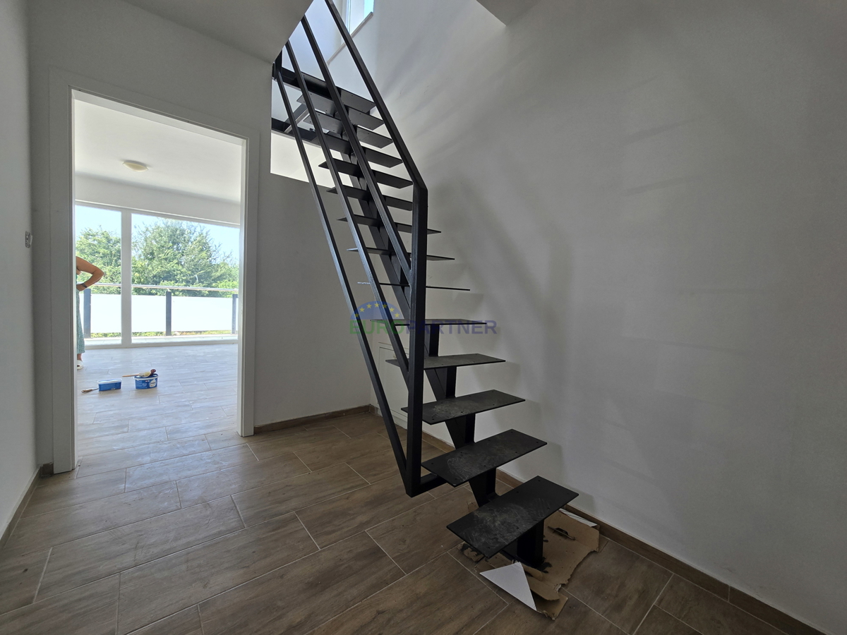 Casa con appartamenti con vista mare, periferia di Poreč