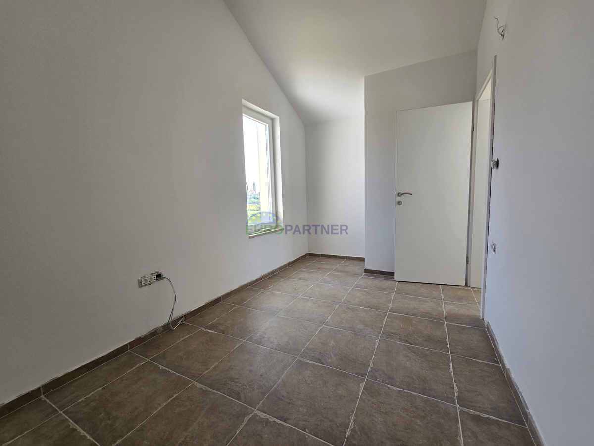 Casa con appartamenti con vista mare, periferia di Poreč