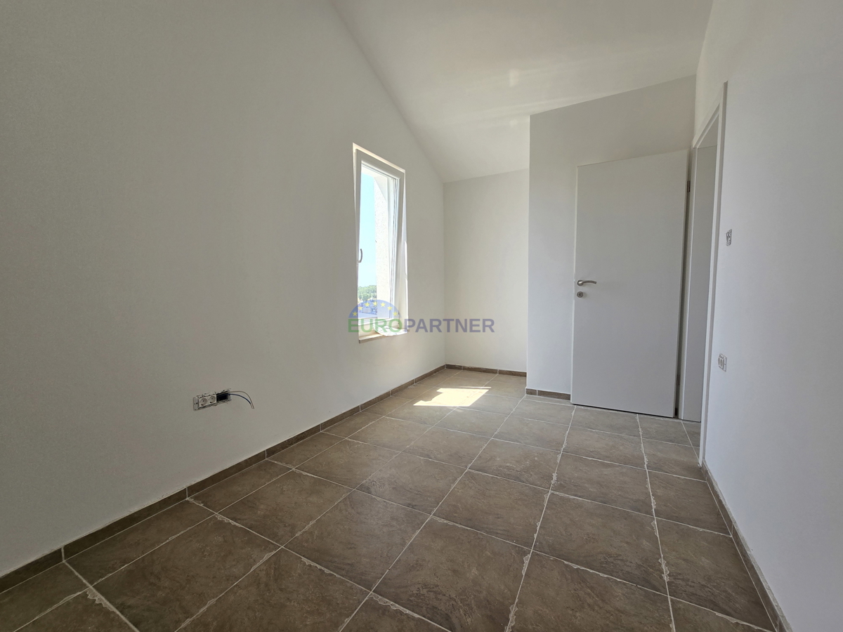 Casa con appartamenti con vista mare, periferia di Poreč