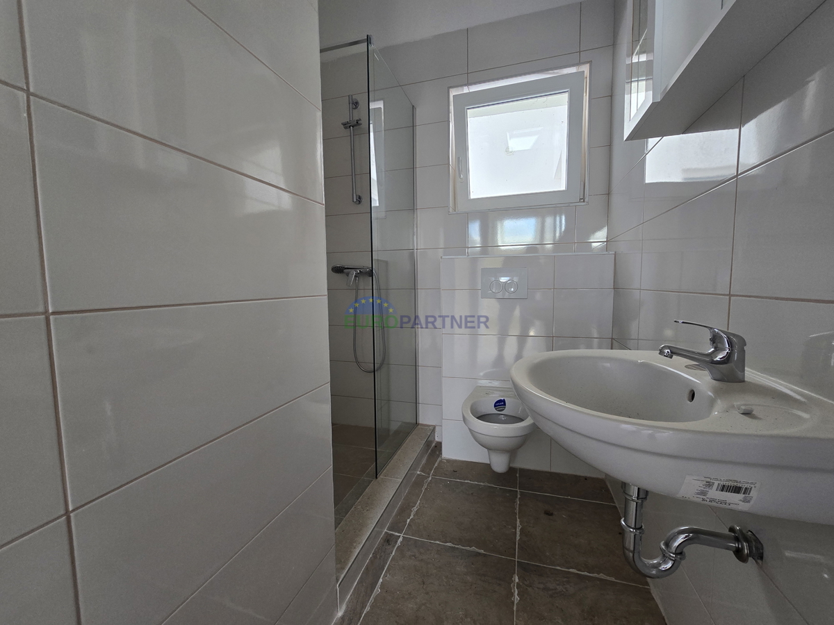 Casa con appartamenti con vista mare, periferia di Poreč