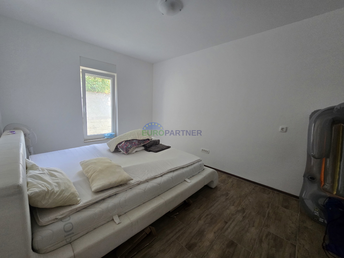 Casa con appartamenti con vista mare, periferia di Poreč