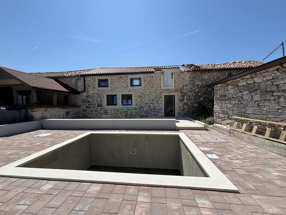 Istria, casa in pietra nei dintorni di Vrsar