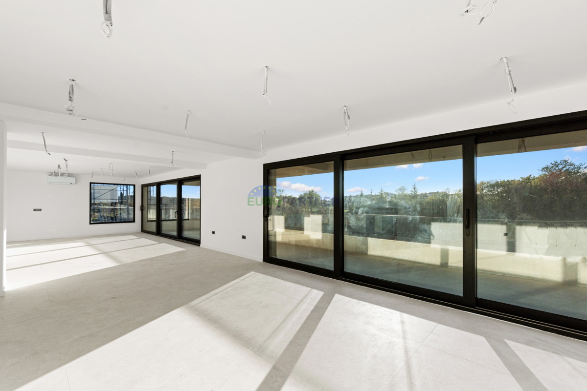 Attico a 2 km dal mare, Poreč