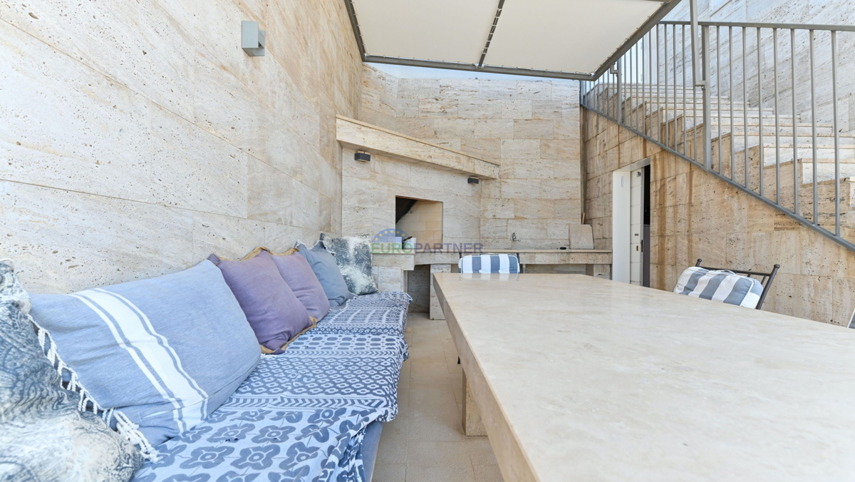 Bellissima villa PRIMA FILA sul mare, Trogir, Čiovo