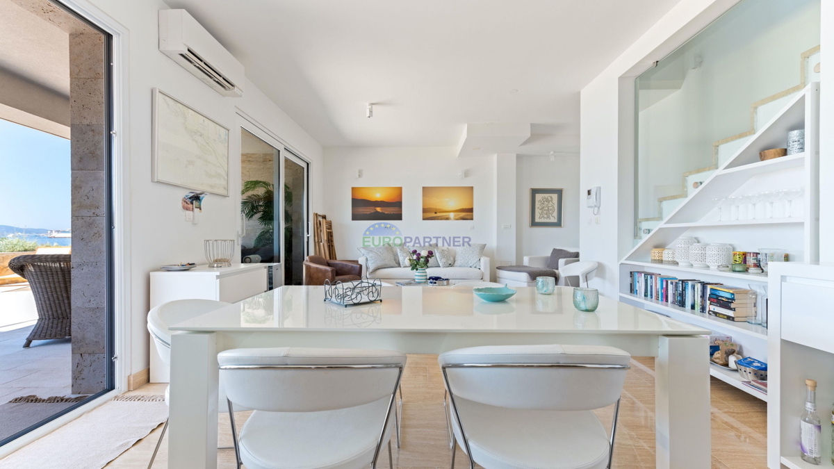 Bellissima villa PRIMA FILA sul mare, Trogir, Čiovo