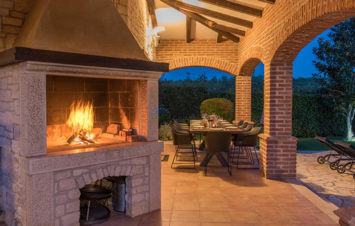 Bellissima villa in pietra con piscina, Višnjan