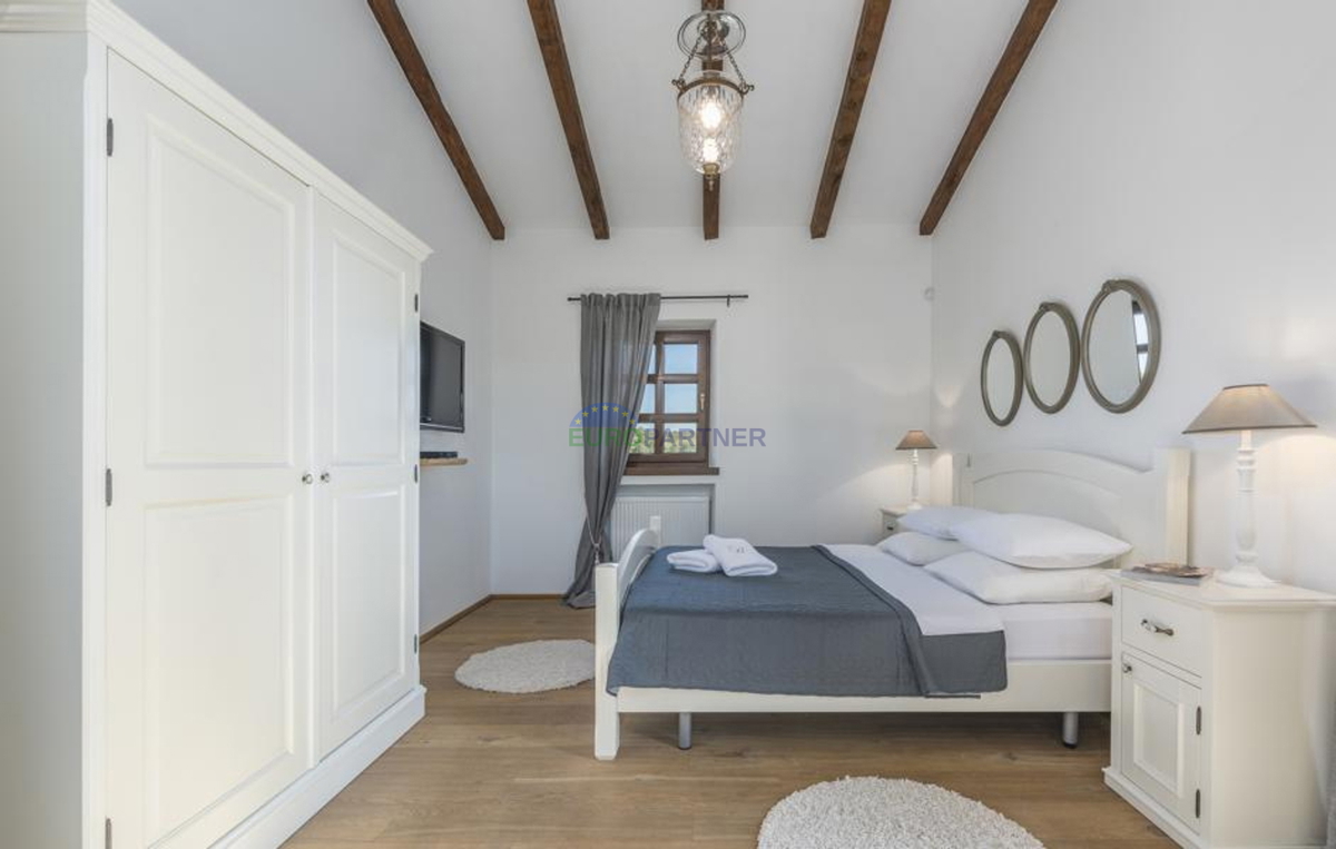 Bellissima villa in pietra con piscina, Višnjan