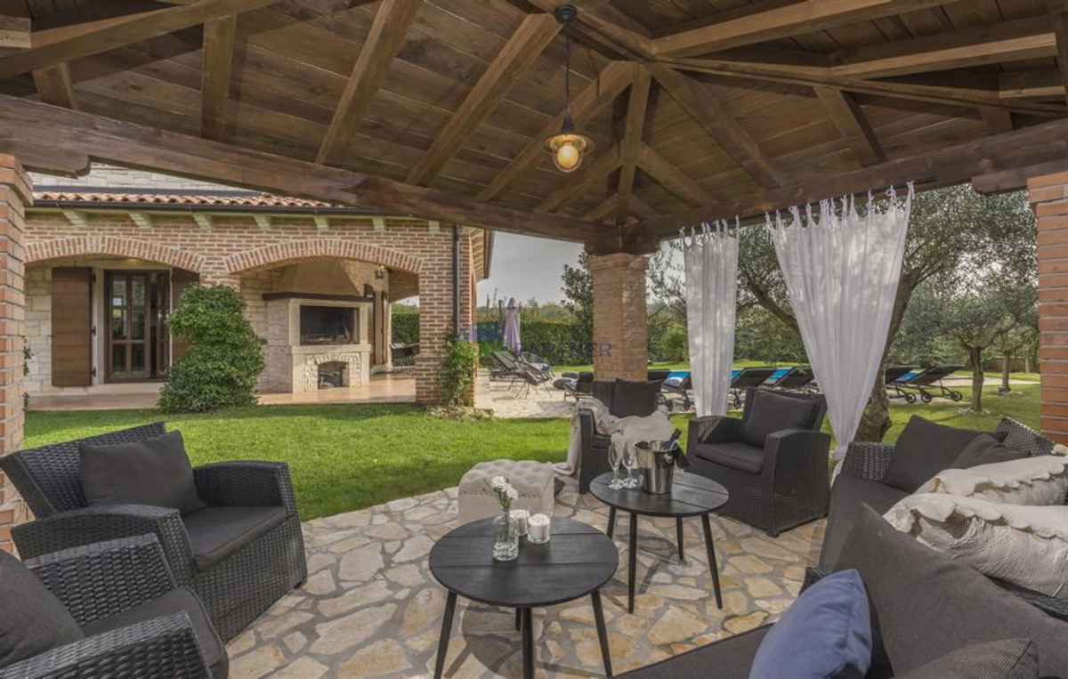 Bellissima villa in pietra con piscina, Višnjan