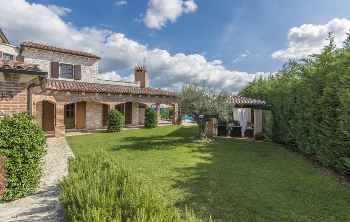 Bellissima villa in pietra con piscina, Višnjan