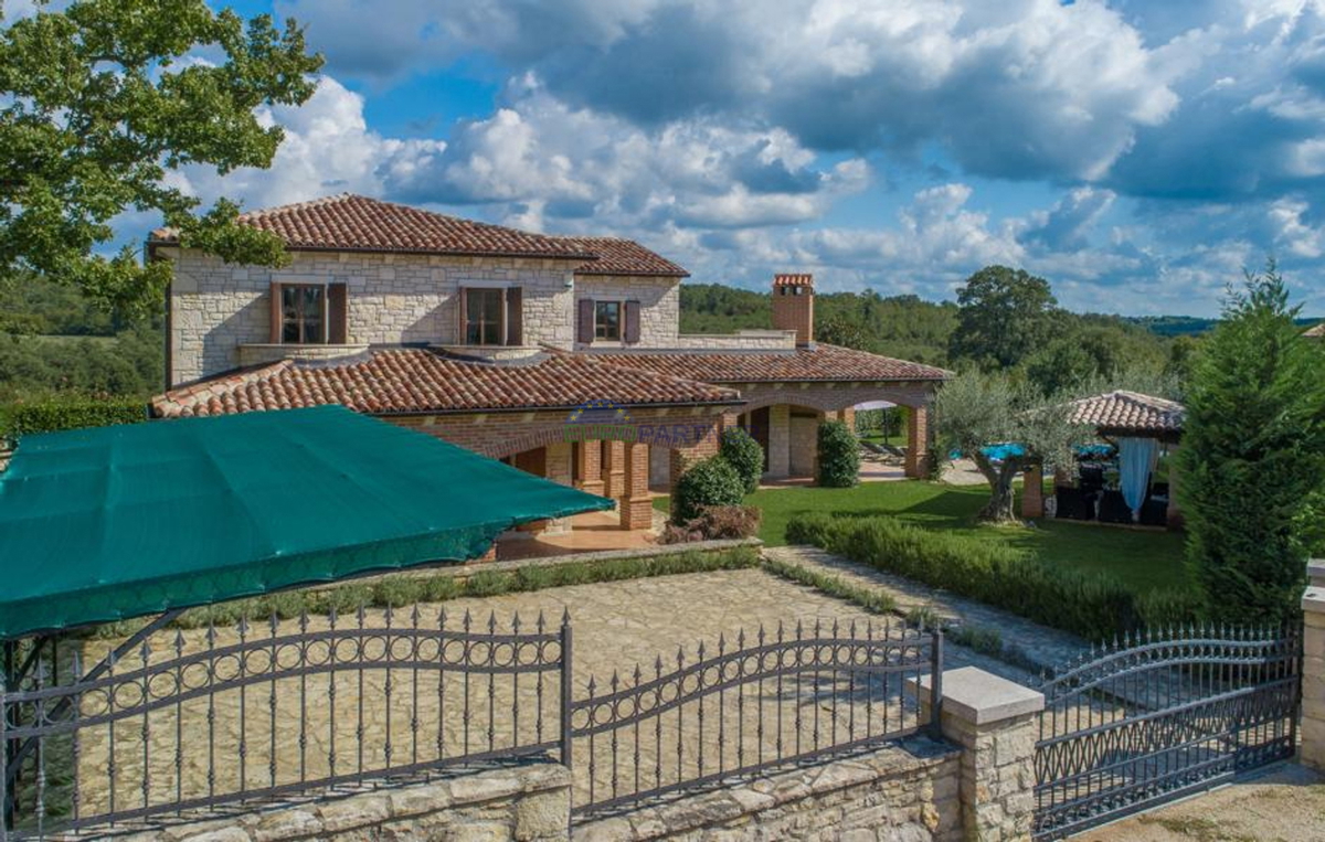 Bellissima villa in pietra con piscina, Višnjan