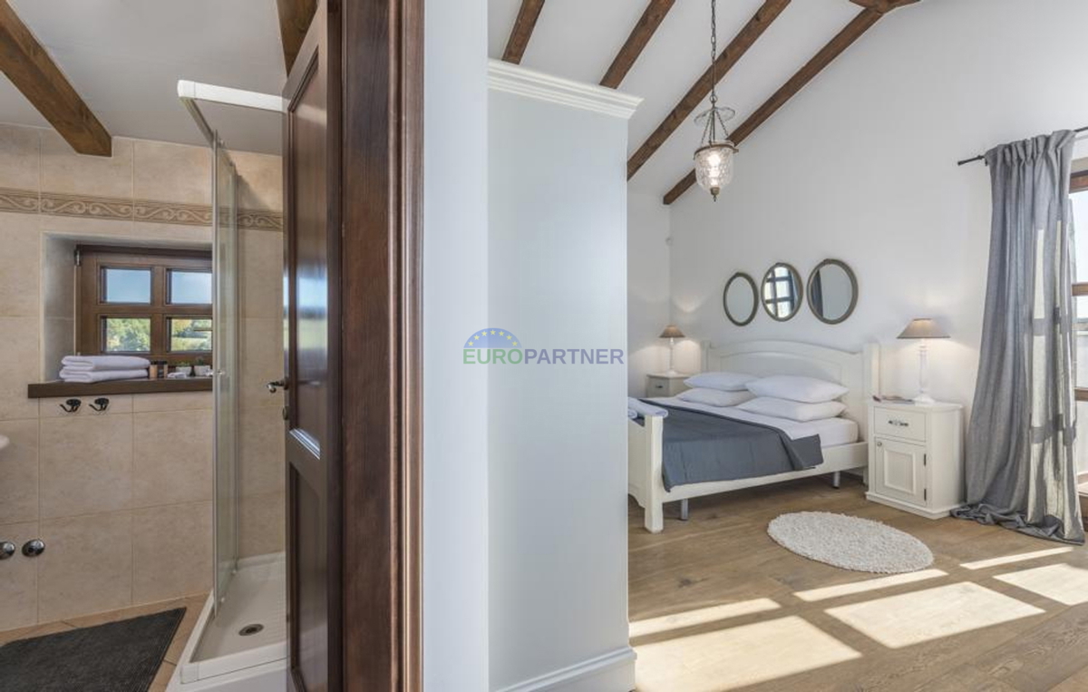 Bellissima villa in pietra con piscina, Višnjan