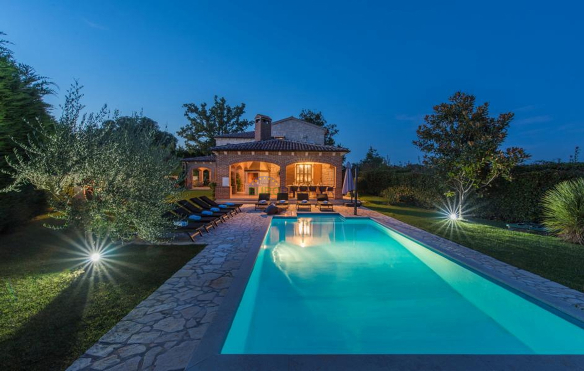 Bellissima villa in pietra con piscina, Višnjan