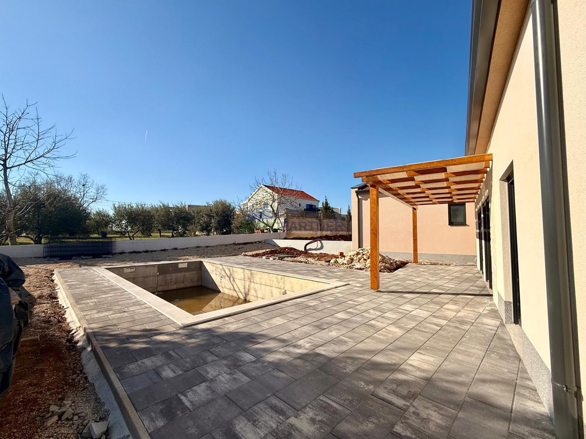 Casa bifamiliare con piscina, Parenzo, dintorni