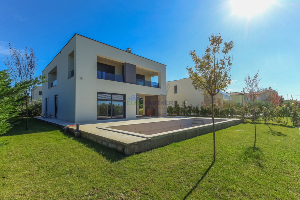 Parenzo - Villa indipendente con piscina