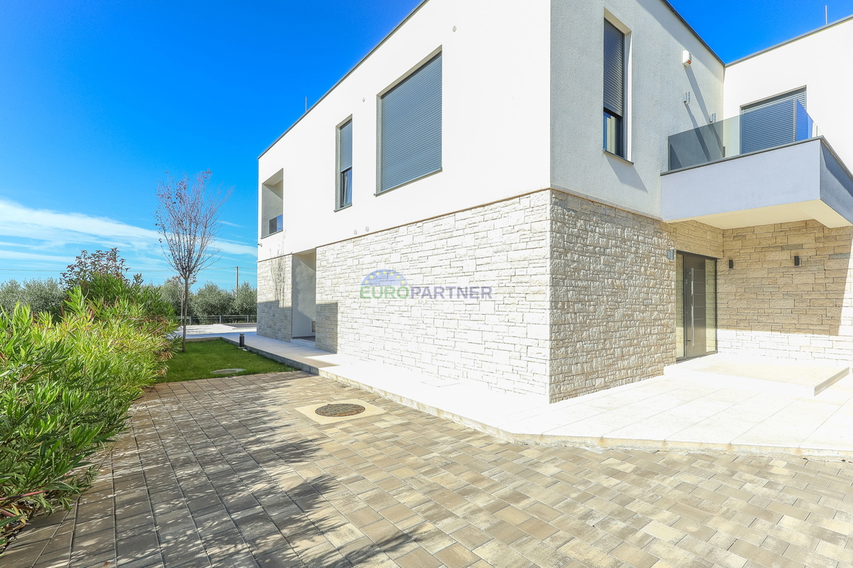 Parenzo - Villa indipendente con piscina