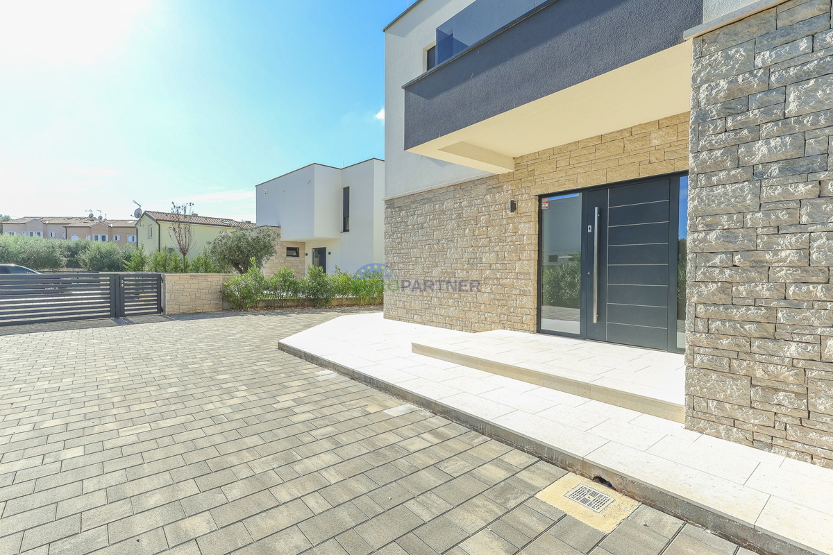 Parenzo - Villa indipendente con piscina