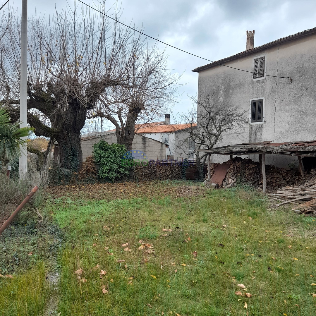 VECCHIA CASA IN PIETRA PER ADATTAMENTO