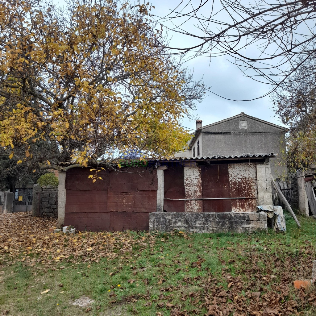 VECCHIA CASA IN PIETRA PER ADATTAMENTO