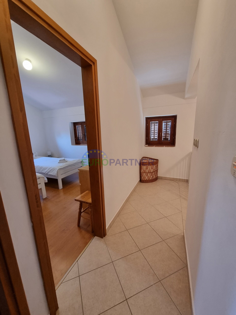 Višnjan, casa mediterranea con piscina e barbecue esterno