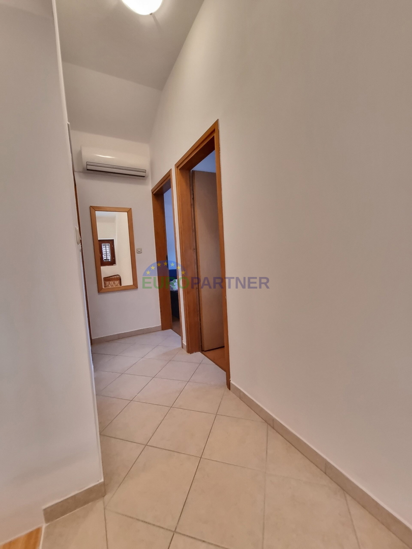 Višnjan, casa mediterranea con piscina e barbecue esterno